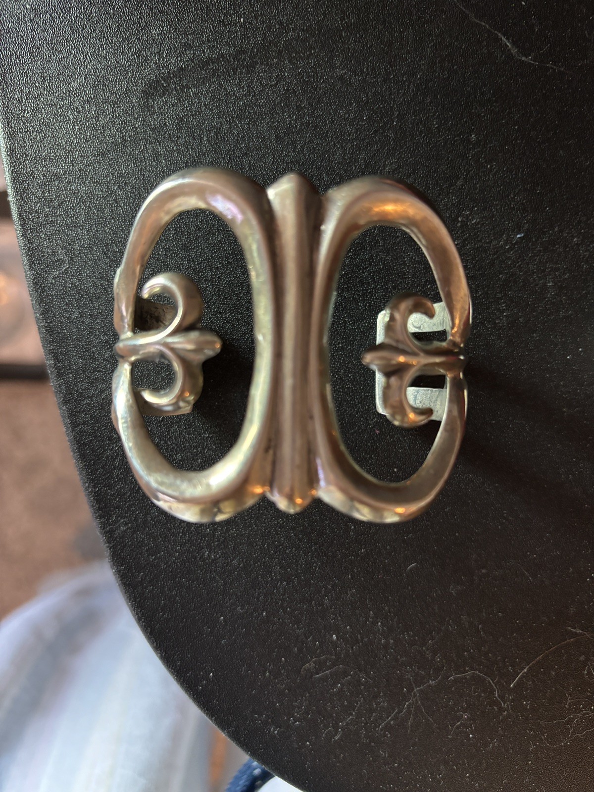 LARGE VTG NATIVE AMERICAN  STERLING SILVER CUFF (no marks) 84g sterling OLD PAWN