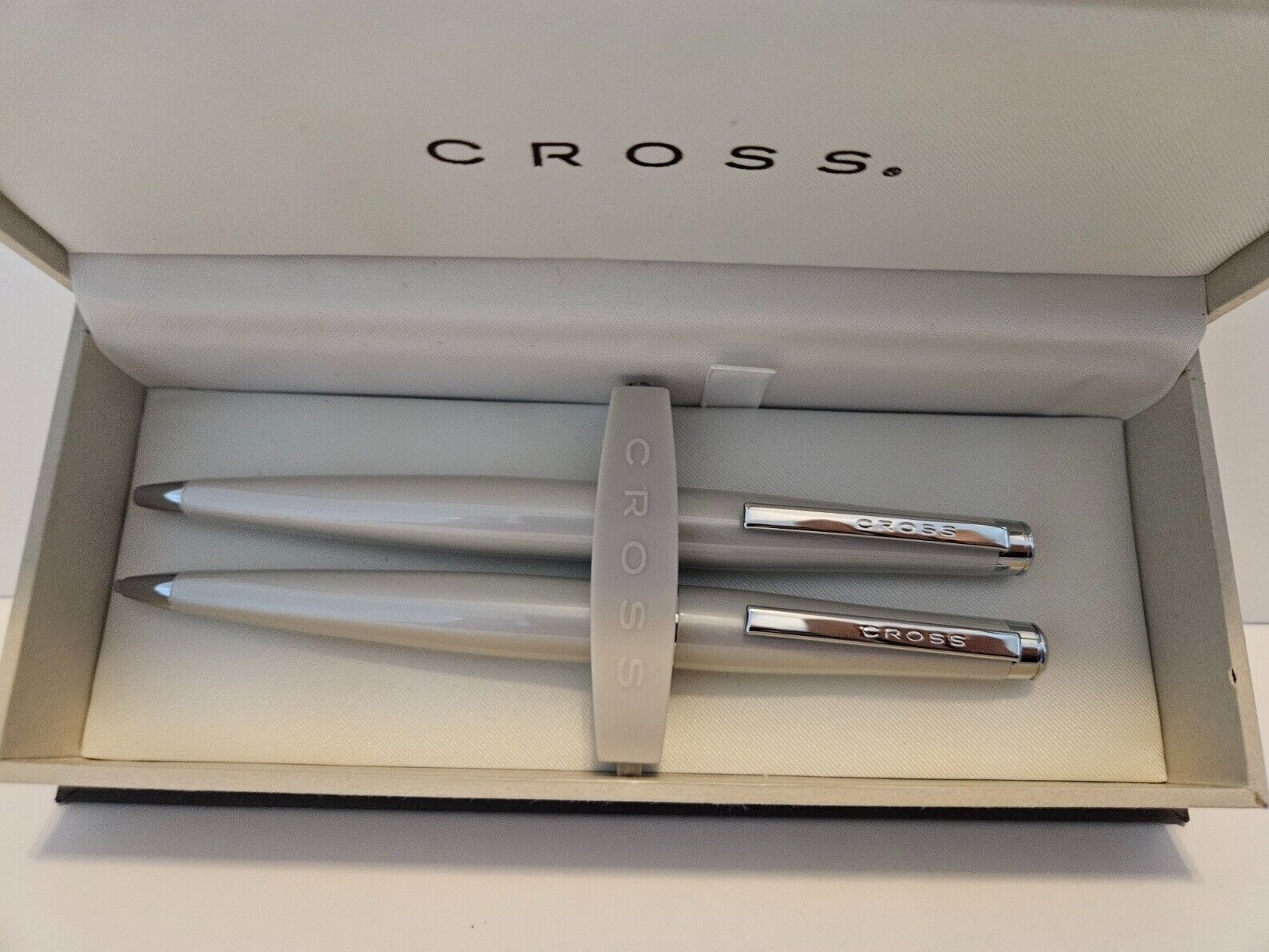 CROSS PEARLESCENT WHITE PEN & PENCIL SET LIMITED PRODUCTION DISCONTINED AT0191-4