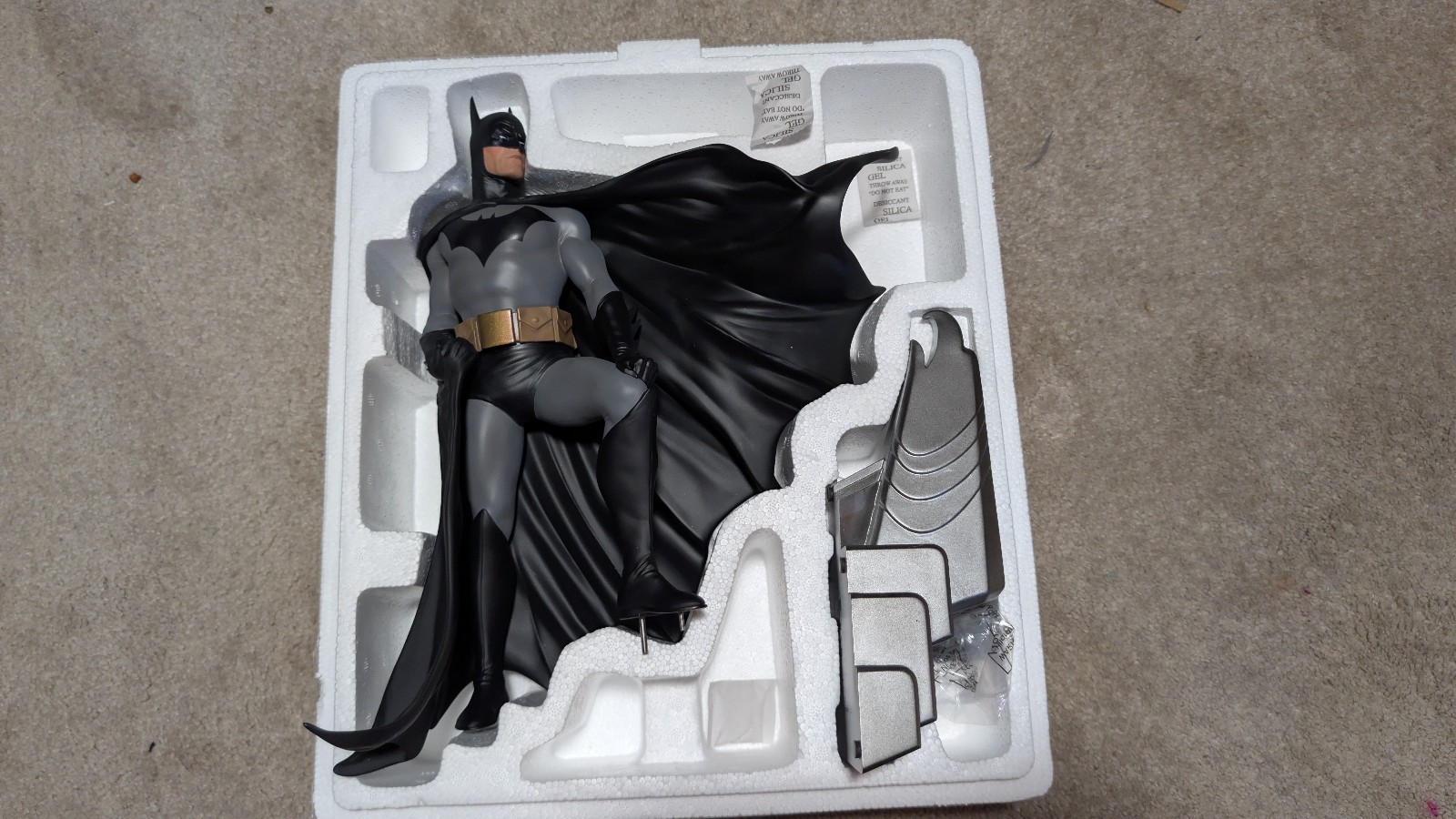 DC Designer Series Deluxe Batman: Alex Ross 1144/5000 Great condition