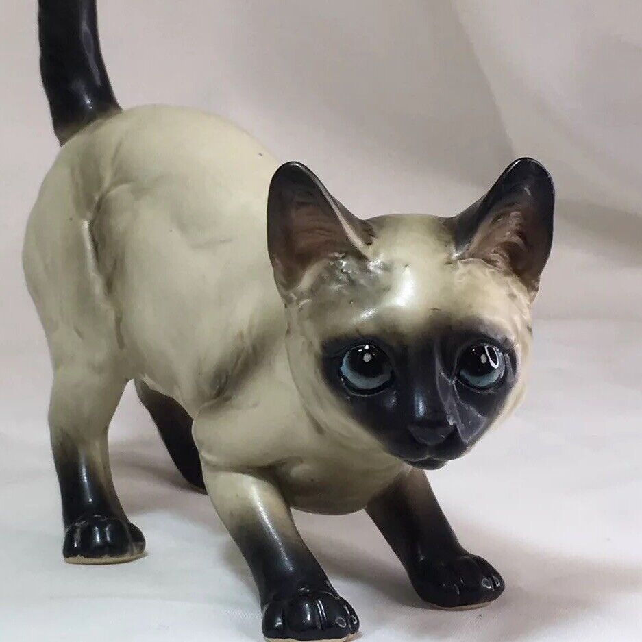 5.75” Vintage Siamese Kitten, Cat Figurine, Porcelain, Decorative Collectible❤️