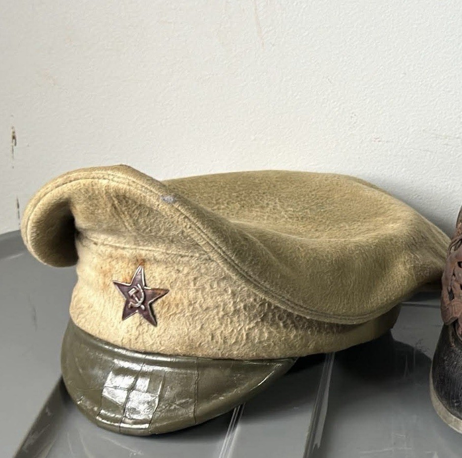 Scarce WW1/RCW Imperial Russian Army M1910 Visor Cap & M1922 Red Star Insignia Scarce WW1/RCW Imperial Russian Army M1910 Visor Cap & M1922 Red Star Insignia