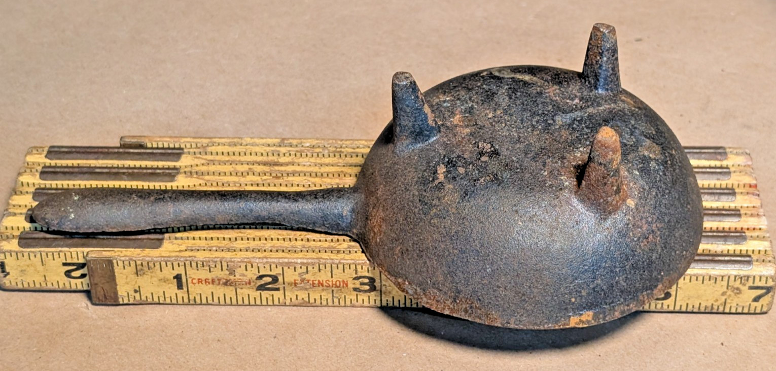 Vintage Three Leg Skillet Ashtray