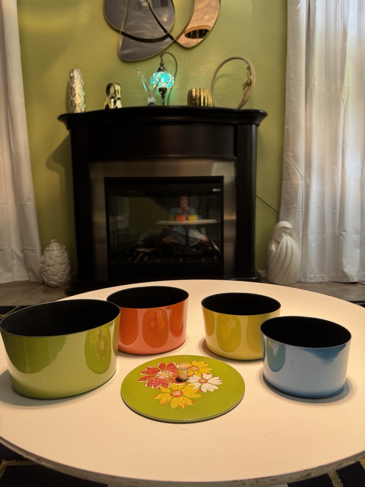🍿🥨 Vintage 1970s Nasco Melamine Nesting Snack Bowls with Floral Lid. Retro/MCM