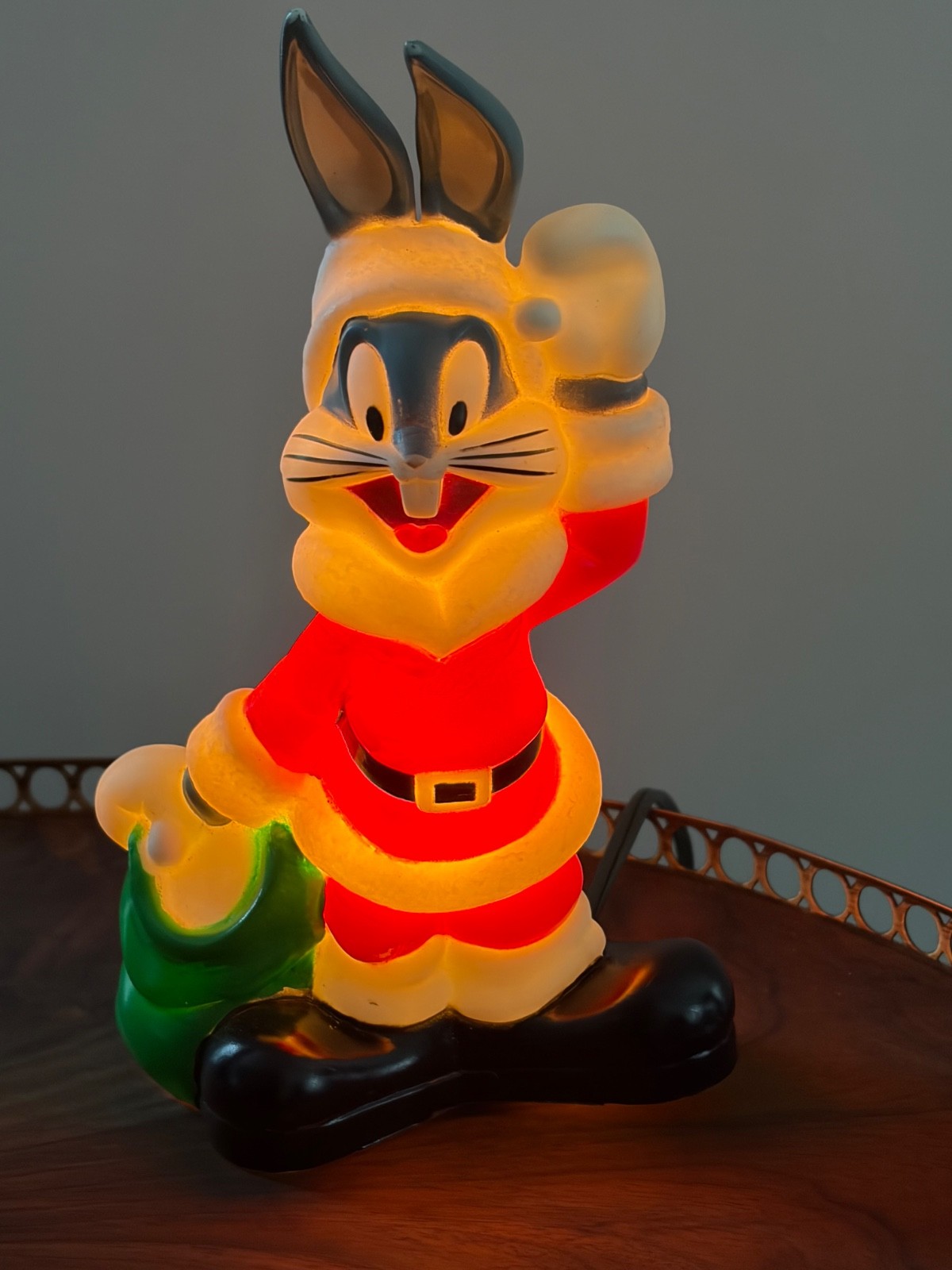 Vintage 1997 Bugs Bunny Looney Tunes Christmas blow mold W/Cord & Bulb - Tested
