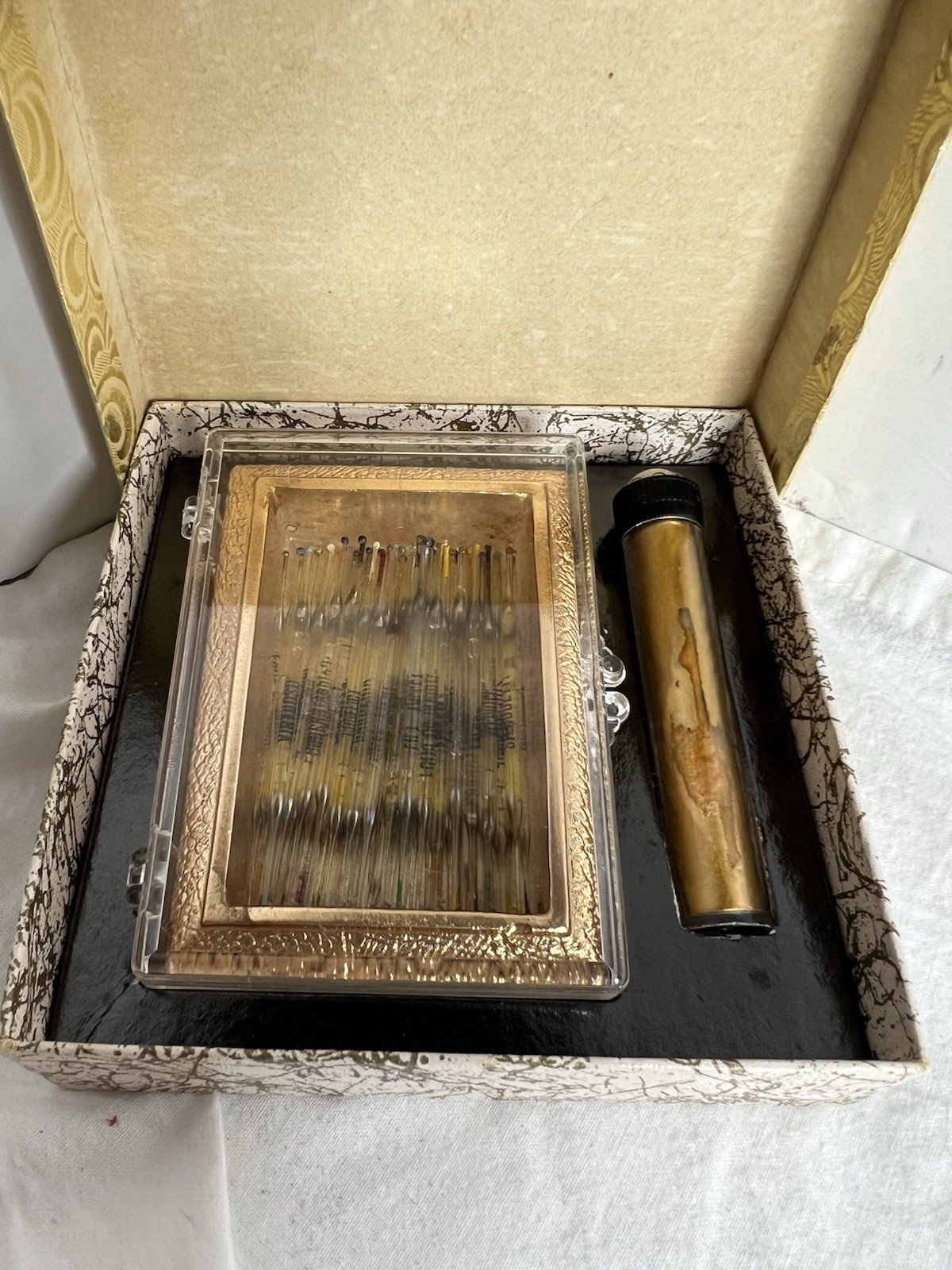 Beautiful Vintage Perfume Ampules Vials Original Box With 52 Assorted Scents Beautiful Vintage Perfume Ampules Vials Original Box With 52 Assorted Scents