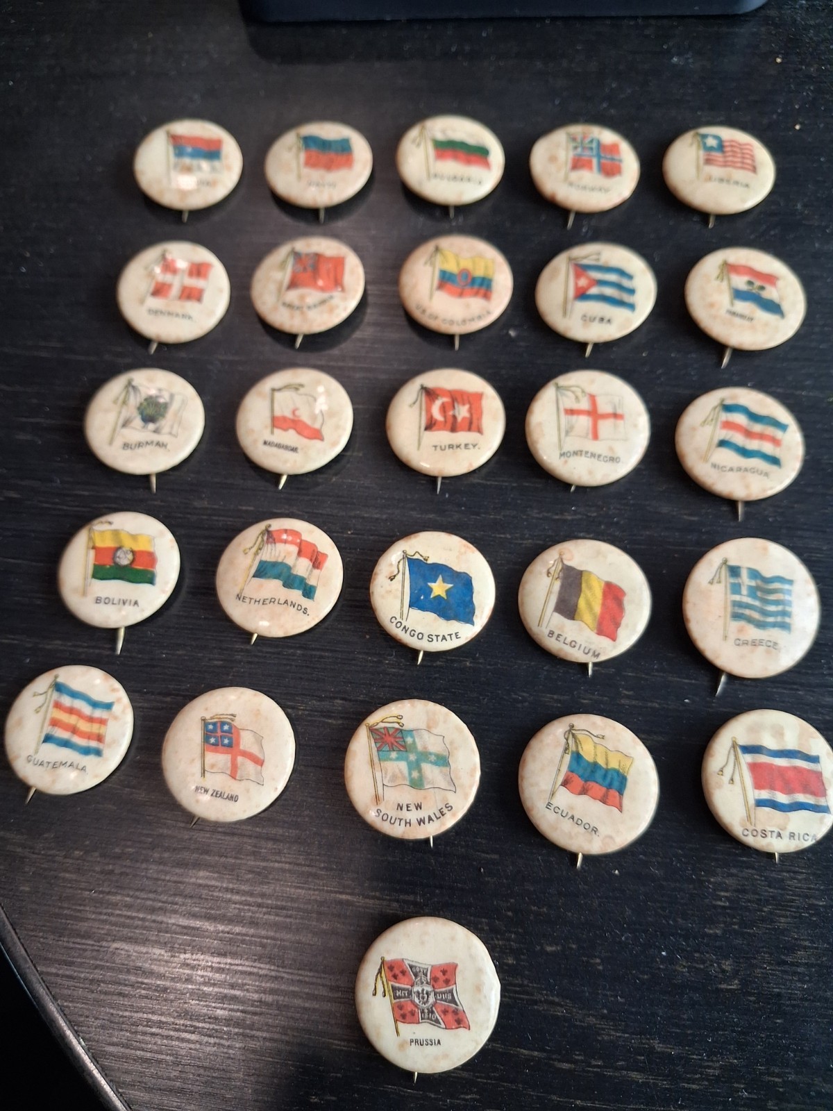 26 1896 SWEET CAPORAL CIGARETTES pins Of various National Flags