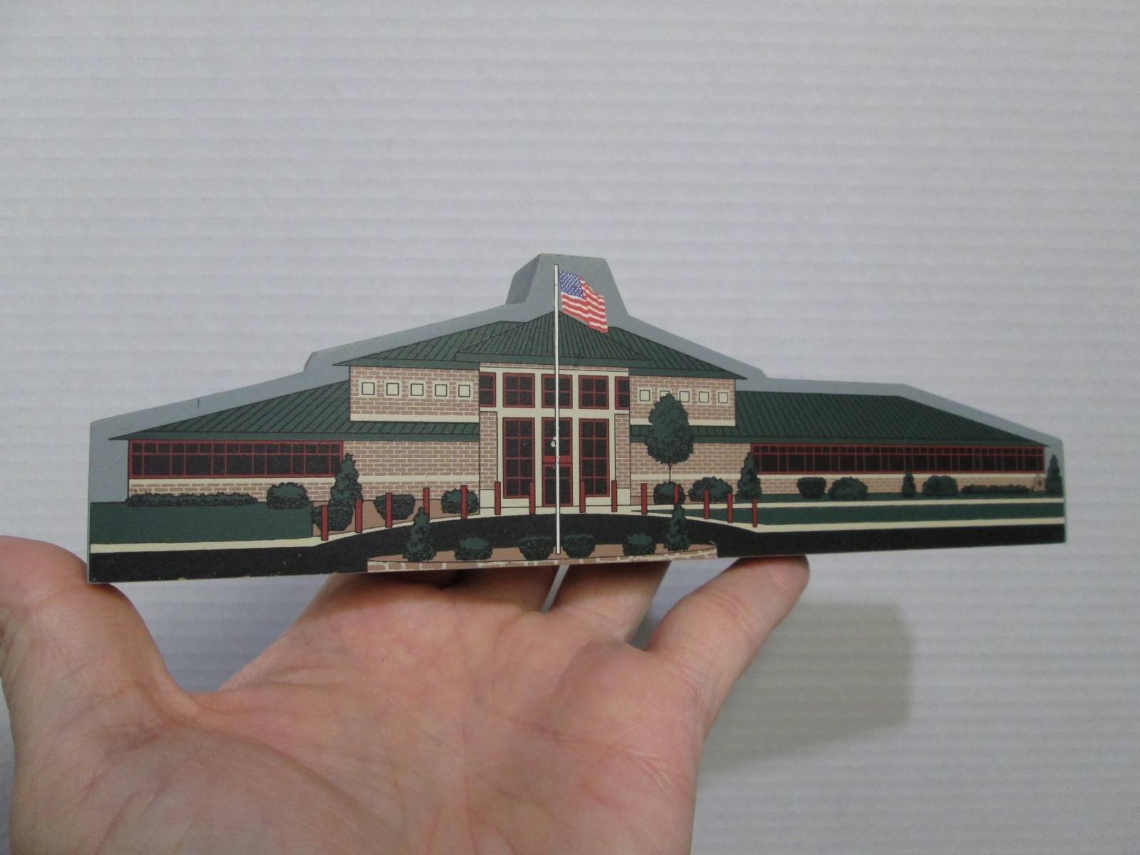 VTG 1998 FCC Allenwood PA Prison Hometowne Collectibles Shelf Sitter White Deer