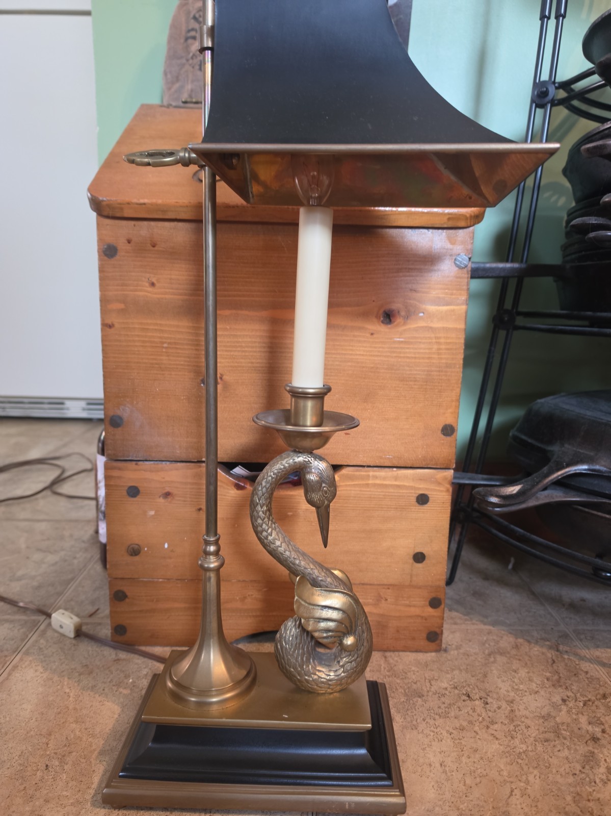 Vintage 1982 Chapman Brass Swan Bouillotte Table Lamp Tole Shade Neoclassical