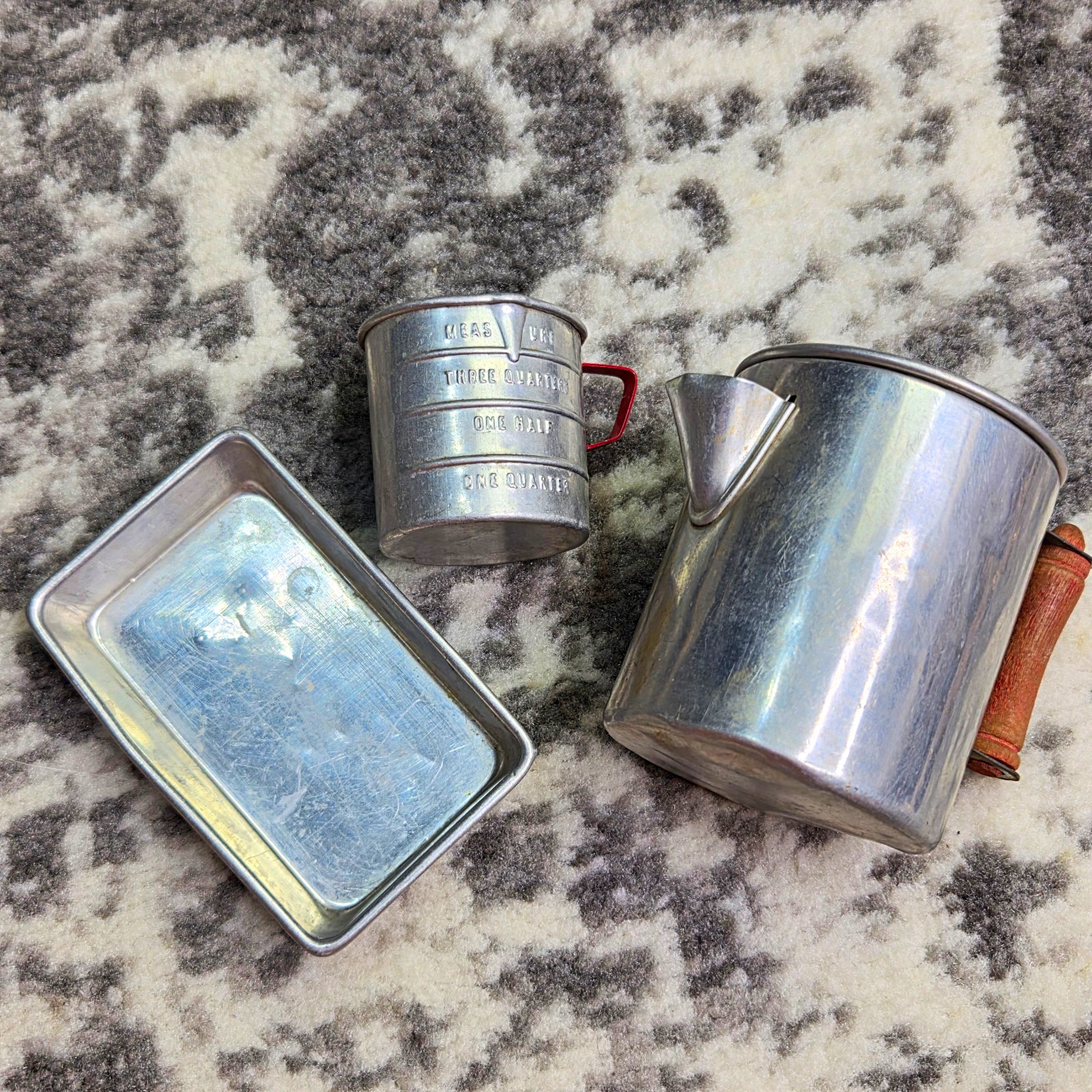 Child\'s Vintage Metal Aluminum Random Set Measuring Cup Tea Pan Doll Cookware