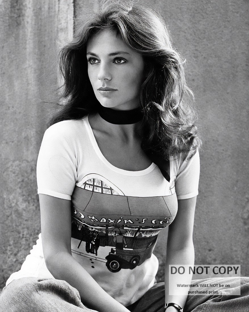 ACTRESS JACQUELINE BISSET - 8X10 PUBLICITY PHOTO (EE-516)