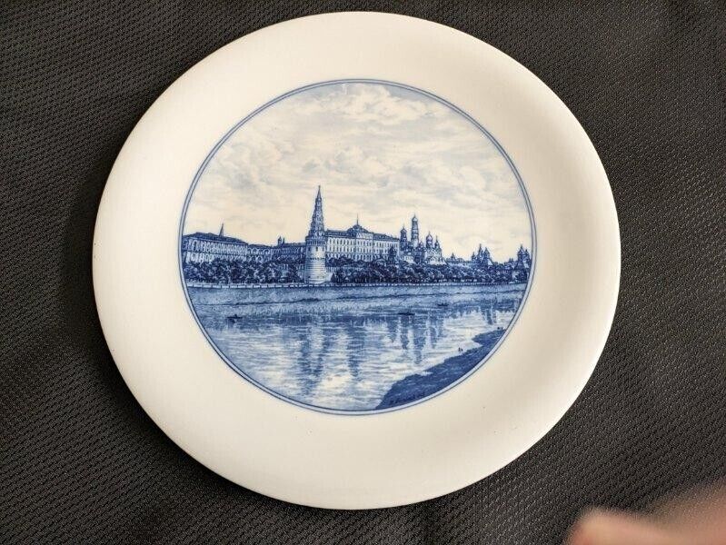 Vtg. Meissen large scenic plate; blue/white porcelain. 12\