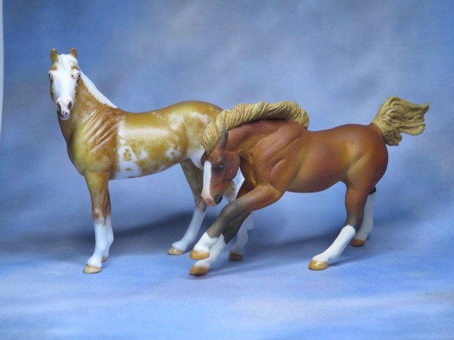 Custom CM Breyer Stablemates Lot of 2 x unknown artists