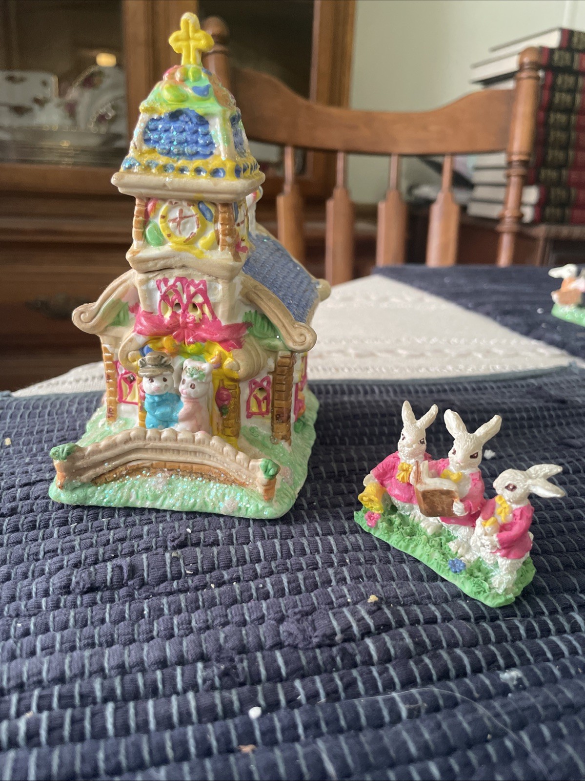 2005 “Jellybean Junction” Easter Bunny Wedding Chapel Church W/Bunny Figurine 2005 “Jellybean Junction” Easter Bunny Wedding Chapel Church W/Bunny Figurine