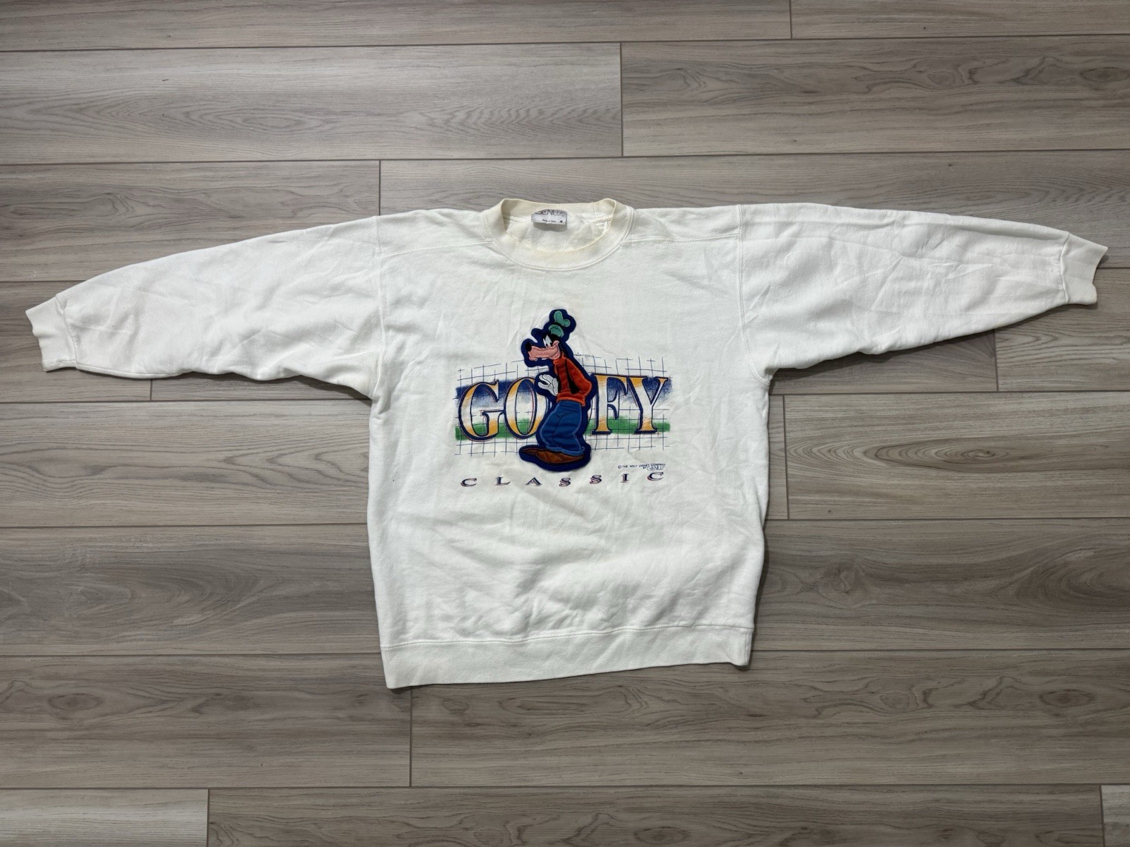 Vintage 90s Goofy Classic Disney Genus Sweatshirt USA Made Applique White Size M Vintage 90s Goofy Classic Disney Genus Sweatshirt USA Made Applique White Size M