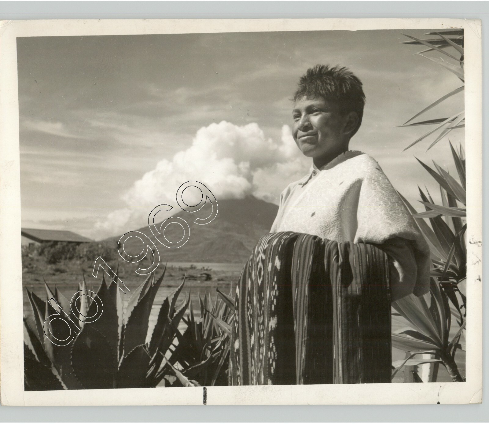 STRIKING Portrait of Villager in Rural GUATEMALA. 1950s Unusual VTG Press Photo