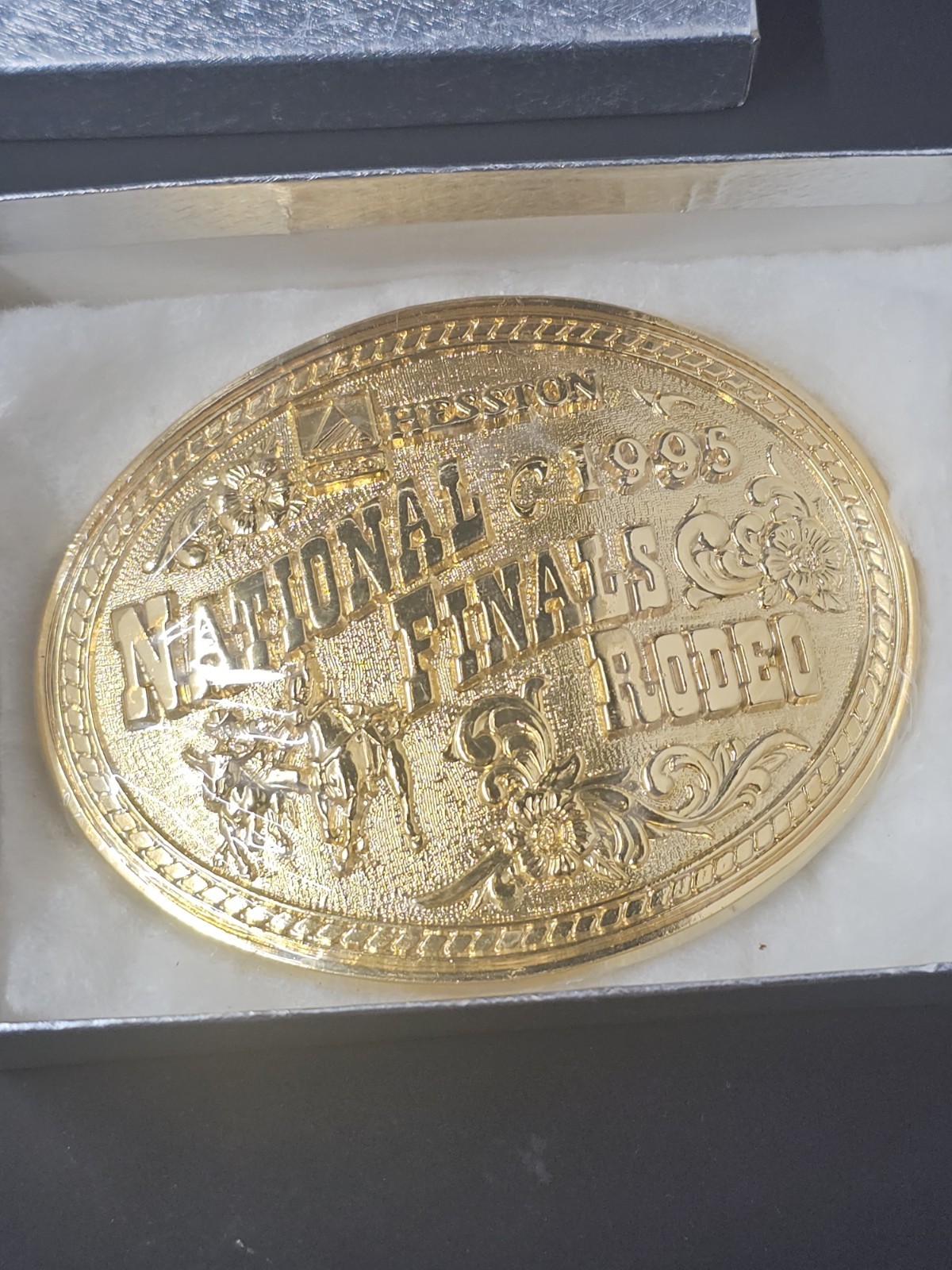 New VTG 1995 Hesston NFR Goldtone #265 Belt Buckle, 4