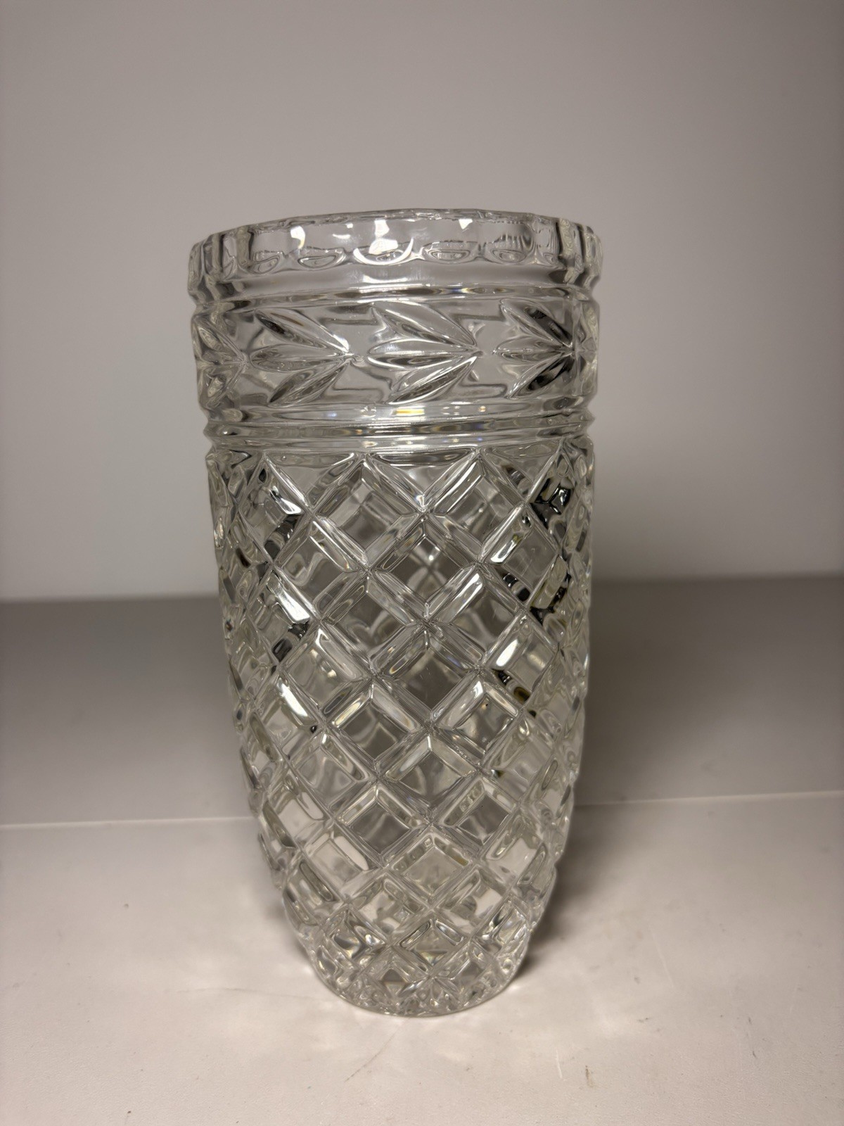 Vintage 1970s Toscany Lead Crystal Vase With Diamond & Scalloped Details Vintage 1970s Toscany Lead Crystal Vase With Diamond & Scalloped Details