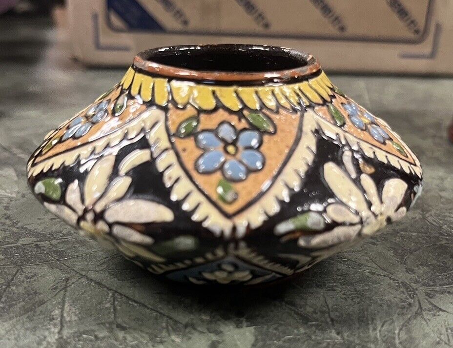 Antique Thorne Vase Swiss majolica