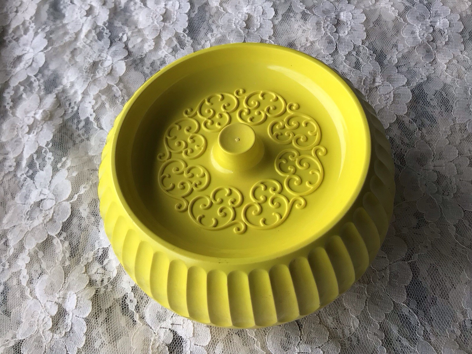 Vintage 1970’s April Showers Bold Lemon Dusting Powder Empty Container