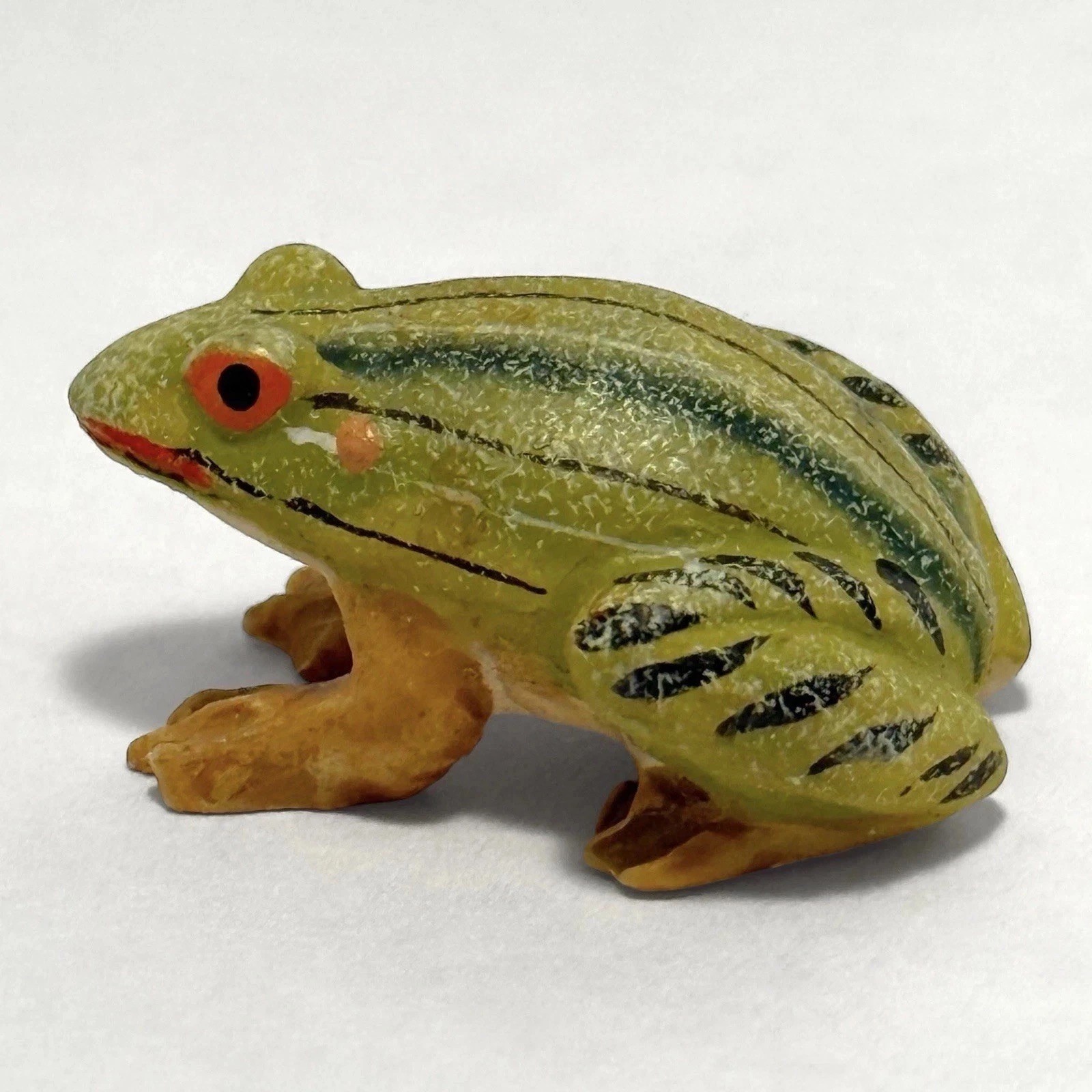 Vintage Hand Carved Mexican Onyx Stone Frog Mini Figurine Marble 1.25”
