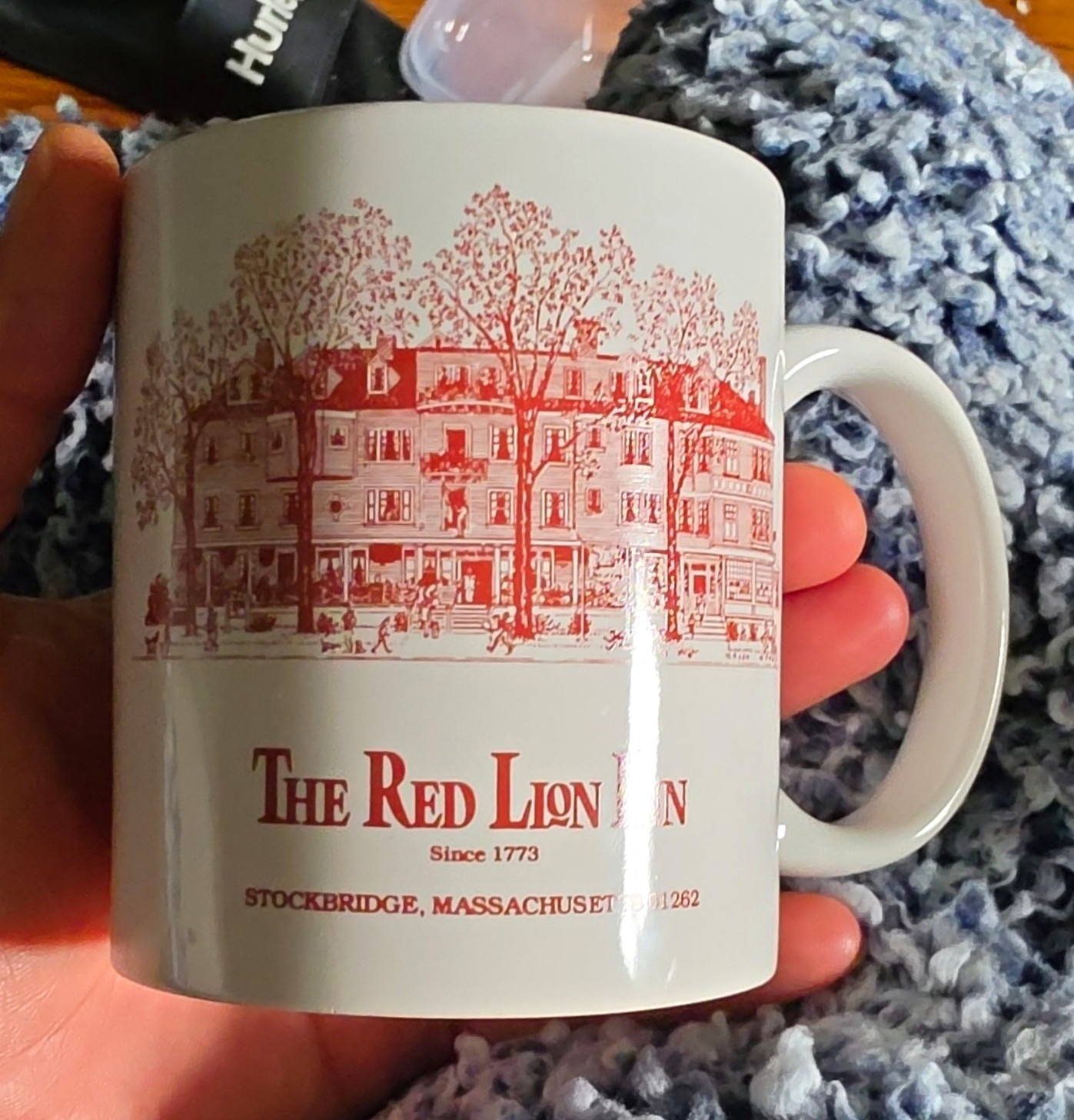 Sheffield Pottery Red Lion Inn Stockbridge MA White Red Hotel & Motel Mug