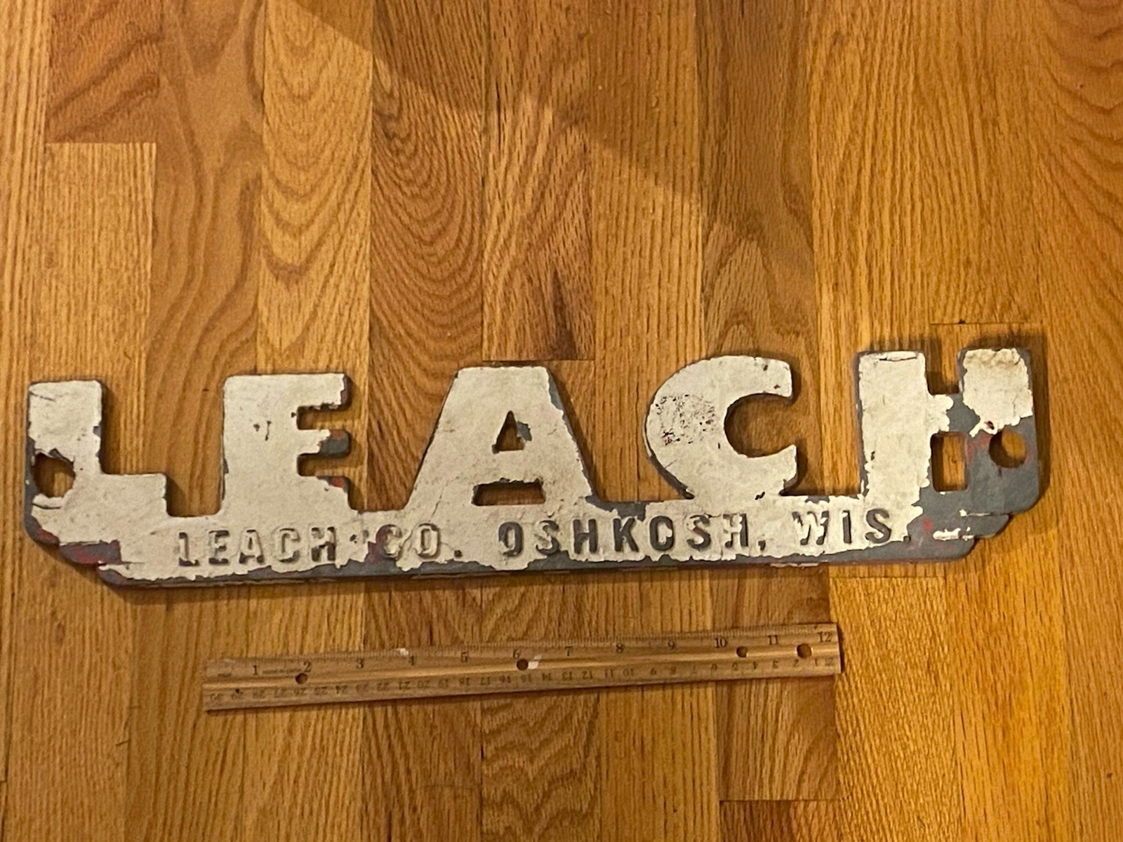 LARGE HEAVY LEACH Co. METAL SIGN Emblem TRIM Oshkosh WI -LEACH Truck & Equipment