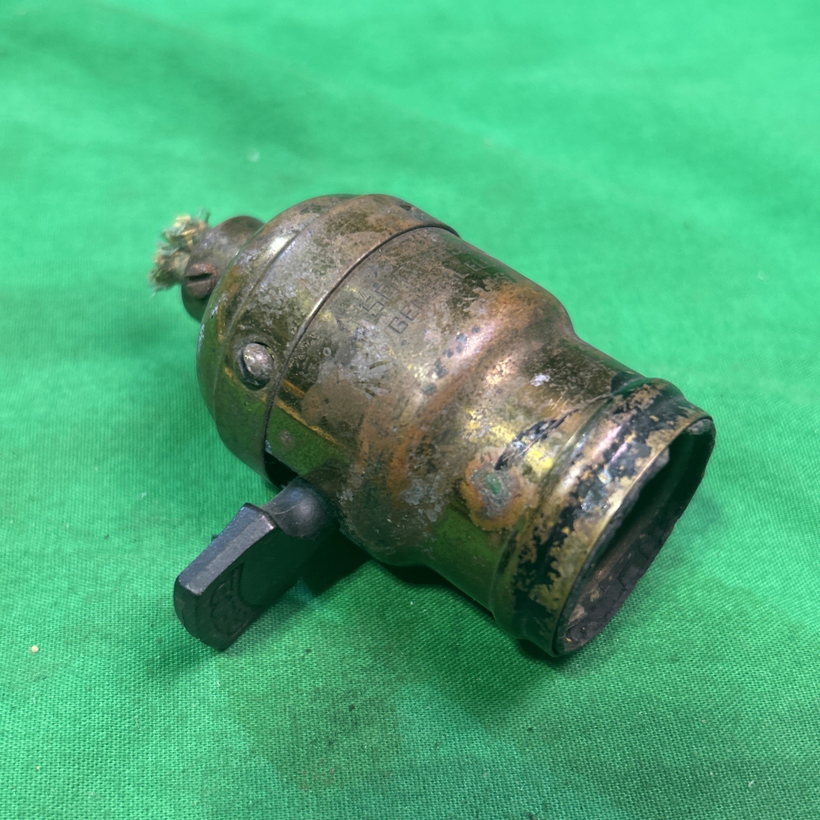 Antique GE CO GENERAL ELECTRIC Company Paddle Socket  with Mica Inserts