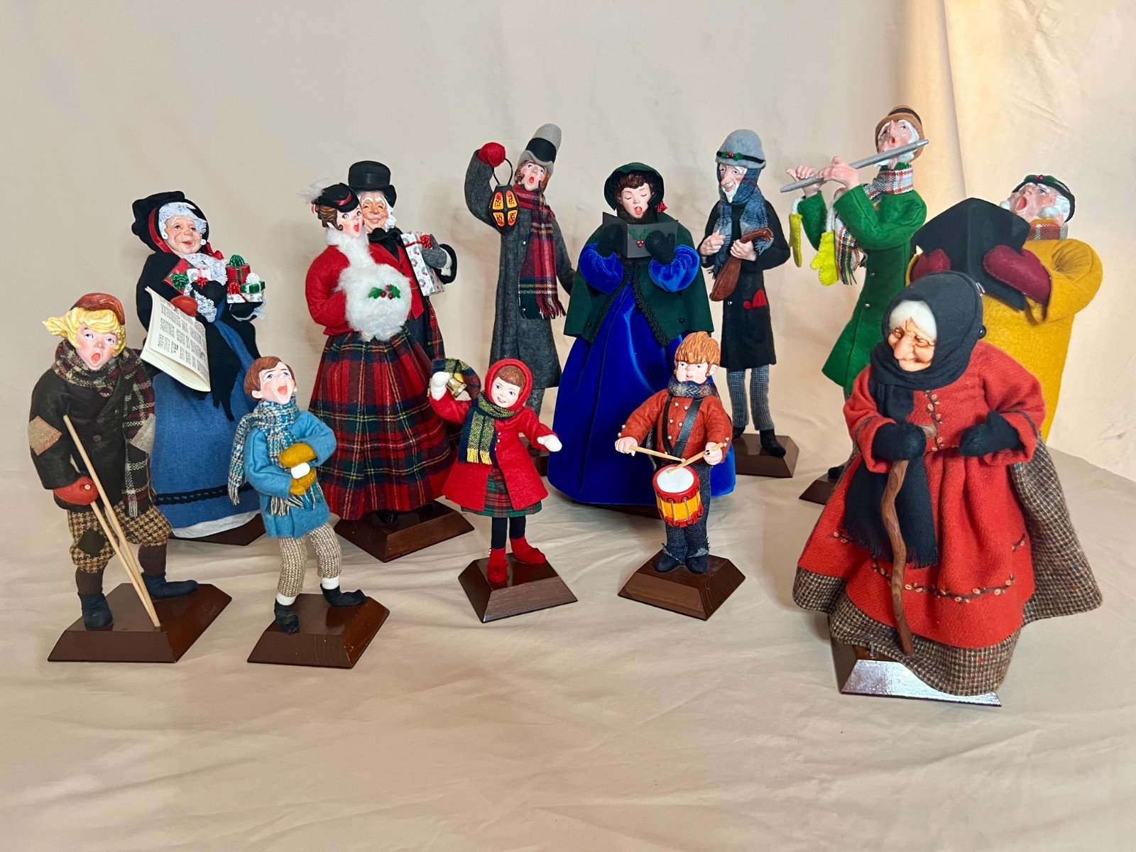Simpich Character Dolls Carolers Collection. 13 Pieces in excellent condition.
