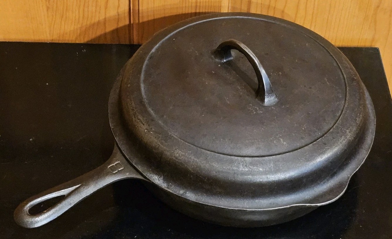 RARE Old Griswold 8 Cast Iron All In One Dinner Skillet #1008 Patent Applied For