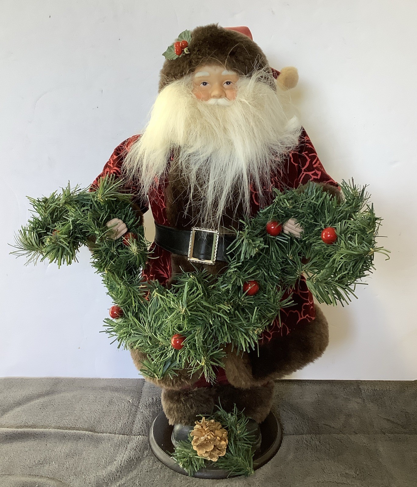 Vintage Santa Claus Figure 18” Velvet Coat Holding Tree Christmas Garland