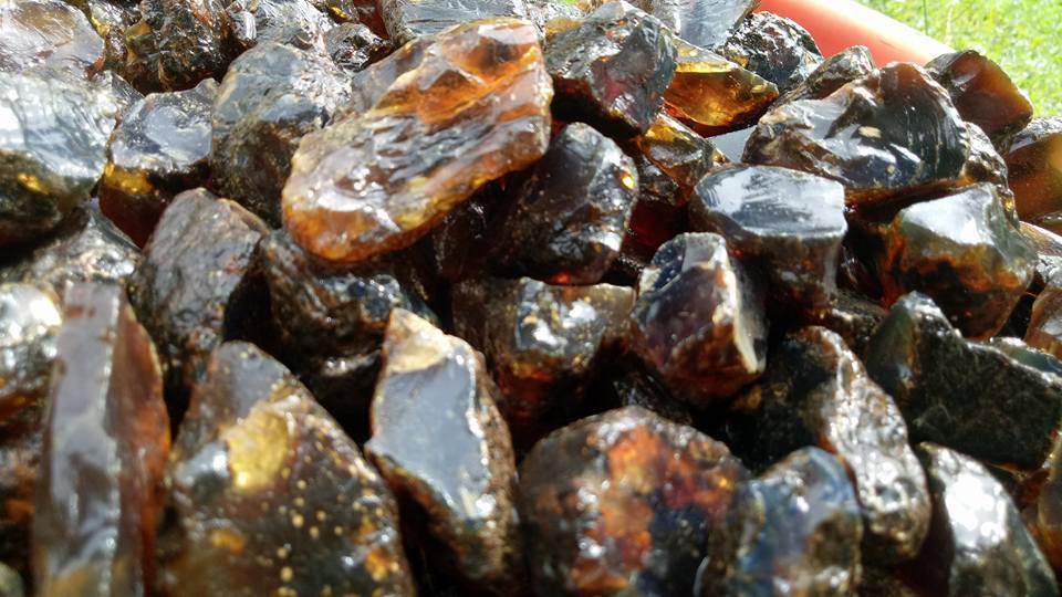 1 KG LOT NATURAL UNTREATED QUALITY ROUGH BROWN AMBER SUMATRA INDONESIA