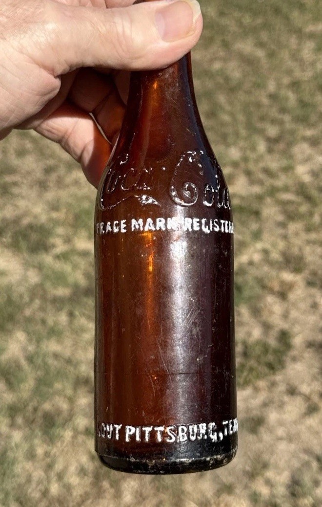 RARE STRAIGHT SIDE COCA COLA  AMBER  ERROR  BOTTLE \