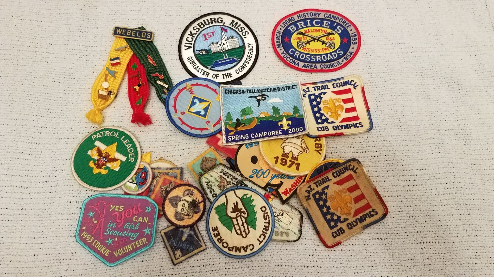 Vintage Boy Scouts Patches Pins Webelos Ribbons BSA Large LOT Vintage Vintage Boy Scouts Patches Pins Webelos Ribbons BSA Large LOT Vintage