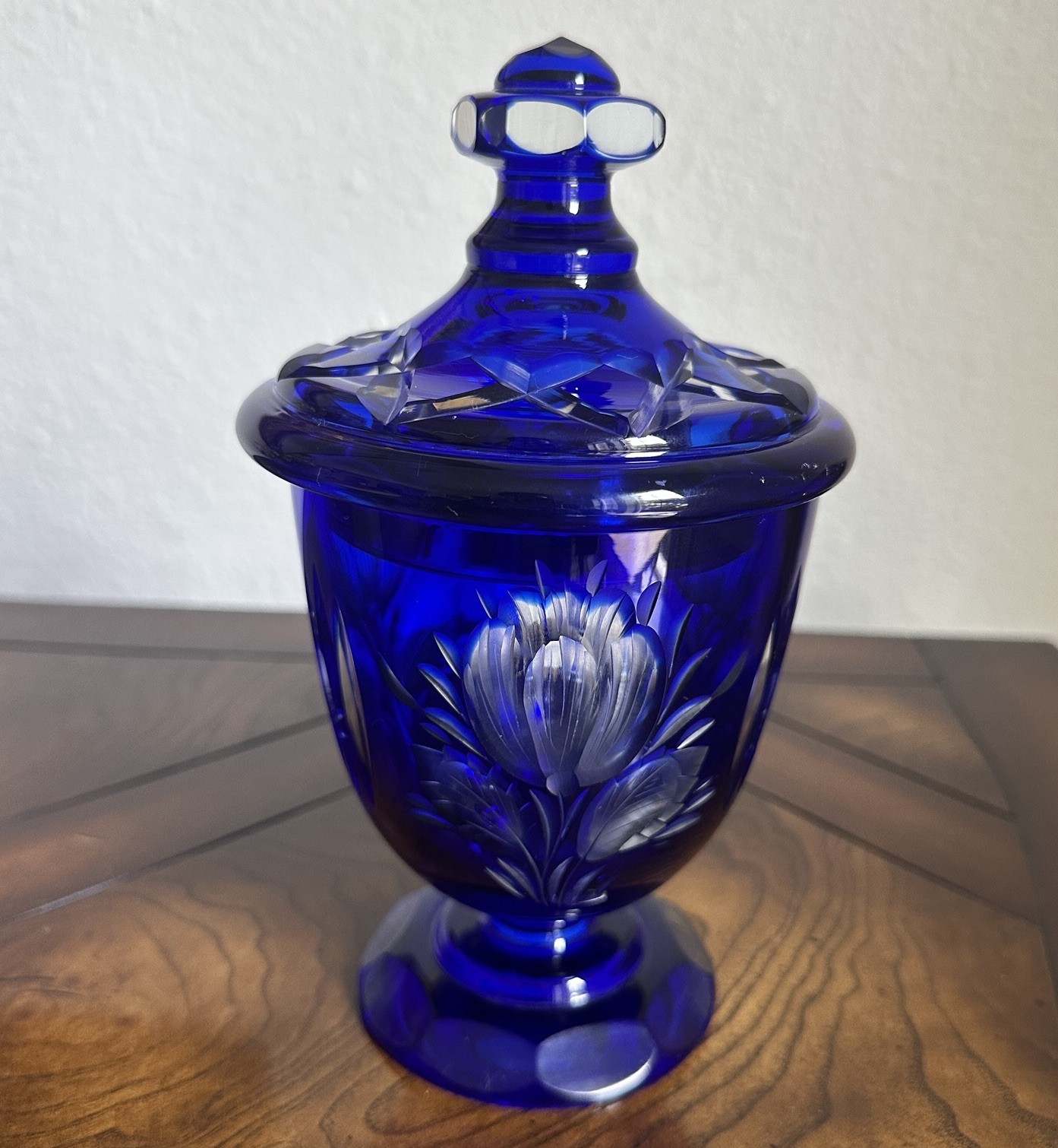 VTG Bohemian Lidded Footed Candy Dish Bowl 7.8 in Crystal Cut Floral Cobalt Blue VTG Bohemian Lidded Footed Candy Dish Bowl 7.8 in Crystal Cut Floral Cobalt Blue