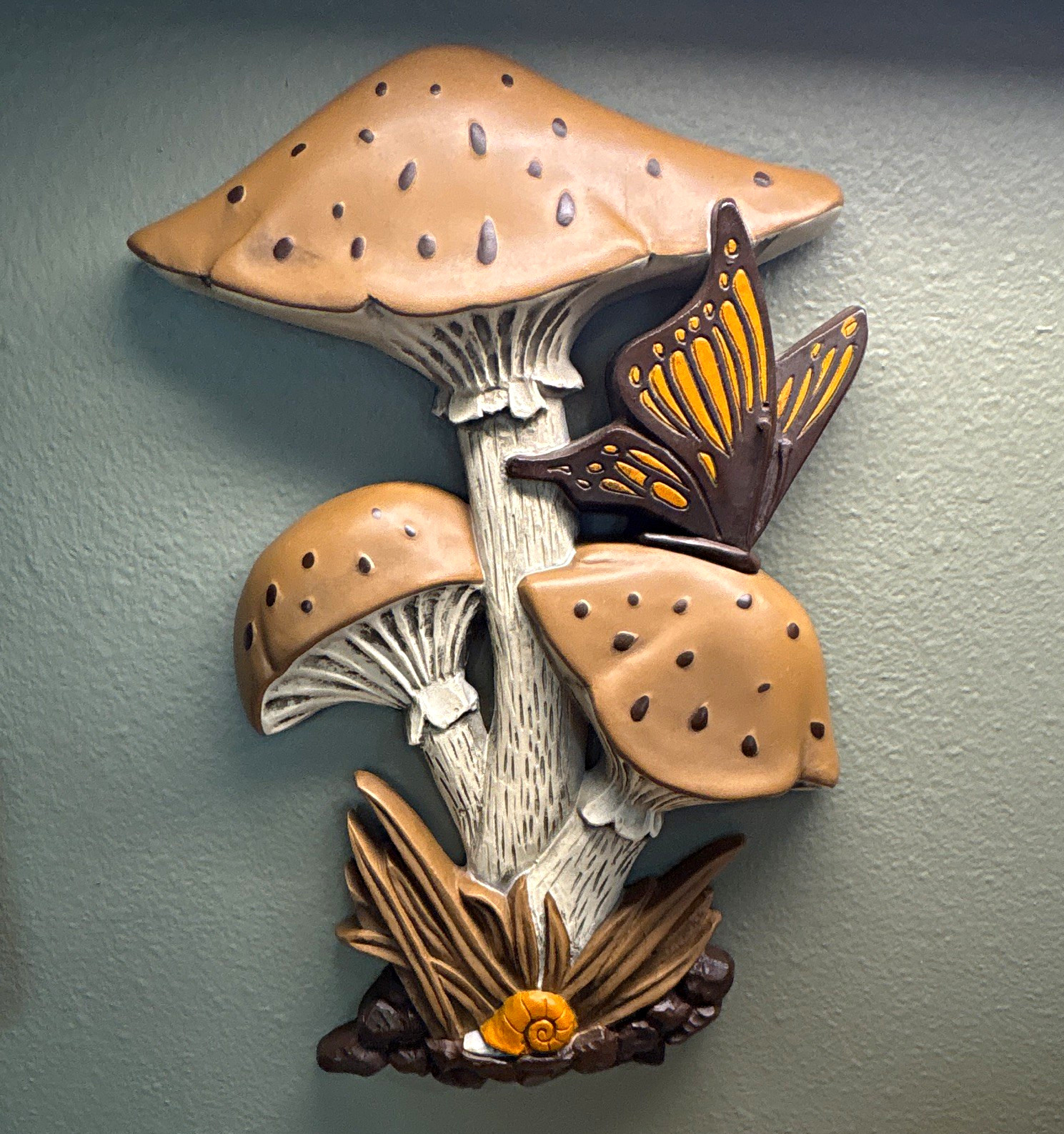Homco Hoda 1980 Mushroom Butterfly Wall Plaque Hanging #6590 Painted Plastic