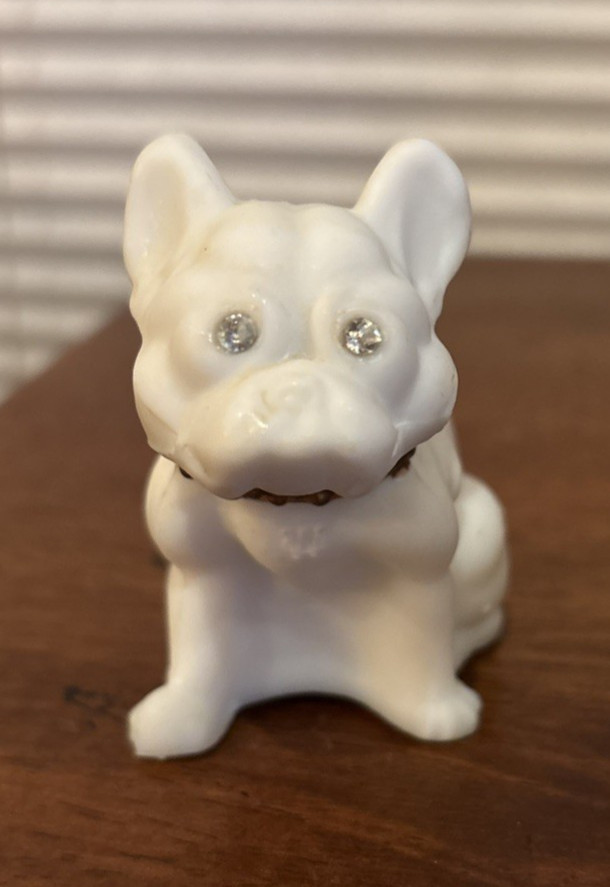 Westmoreland White Milk Glass Bulldog Figurine w/Orig Sticker Gold Tone Collar