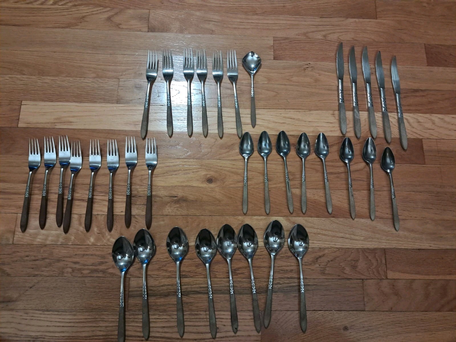 VTG 36 Piece Ekco Eterna EKS5 Stainless Steel/Brown Composite-bonus Sugar Spoon