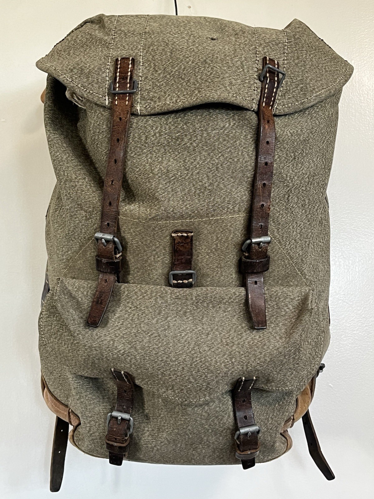 VTG Swiss Army Military Backpack Rucksack Canvas Leather Salt & Pepper 1959