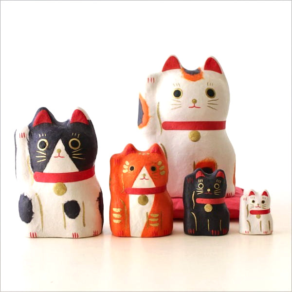 Hariko-shika Japanese Maneki Neko Nesting Dolls 5 Cats Lucky Cat Folk Art NEW