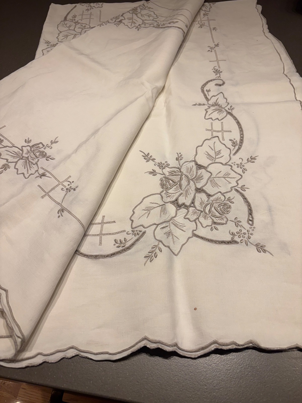 Vintage Madeira Hand Embroidery Richelieu Cutwork Tablecloth 12 Napkins 68 x 88