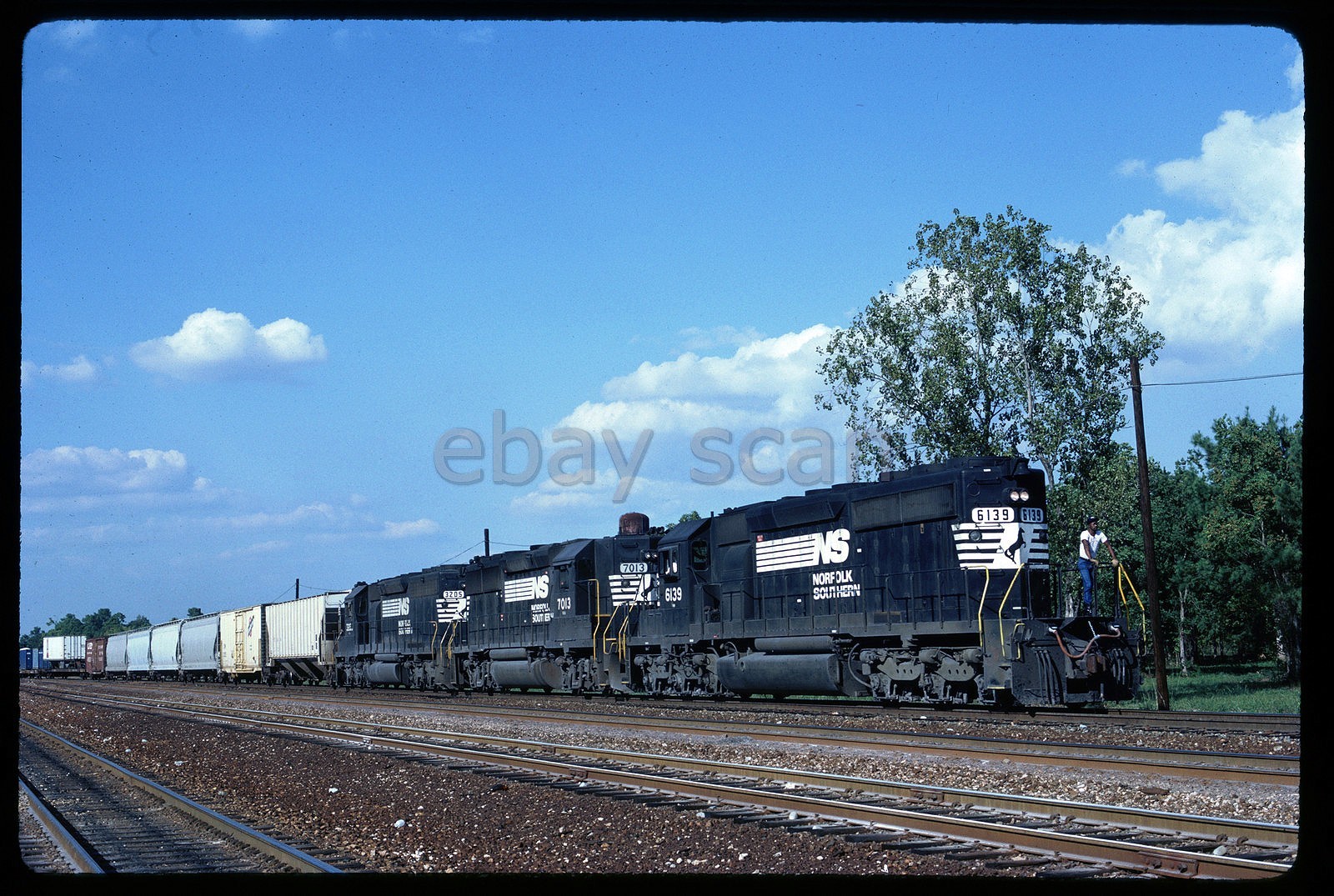 Original Slide - NS Norfolk Southern 6139 SD40-2 & NHS Train Houston TX 10-16-88