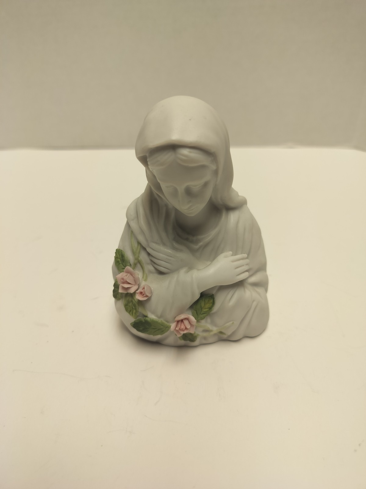 E 5340 Enesco Madonna  Virgin Mary Porcelain Religious Figurine Mexico 1986