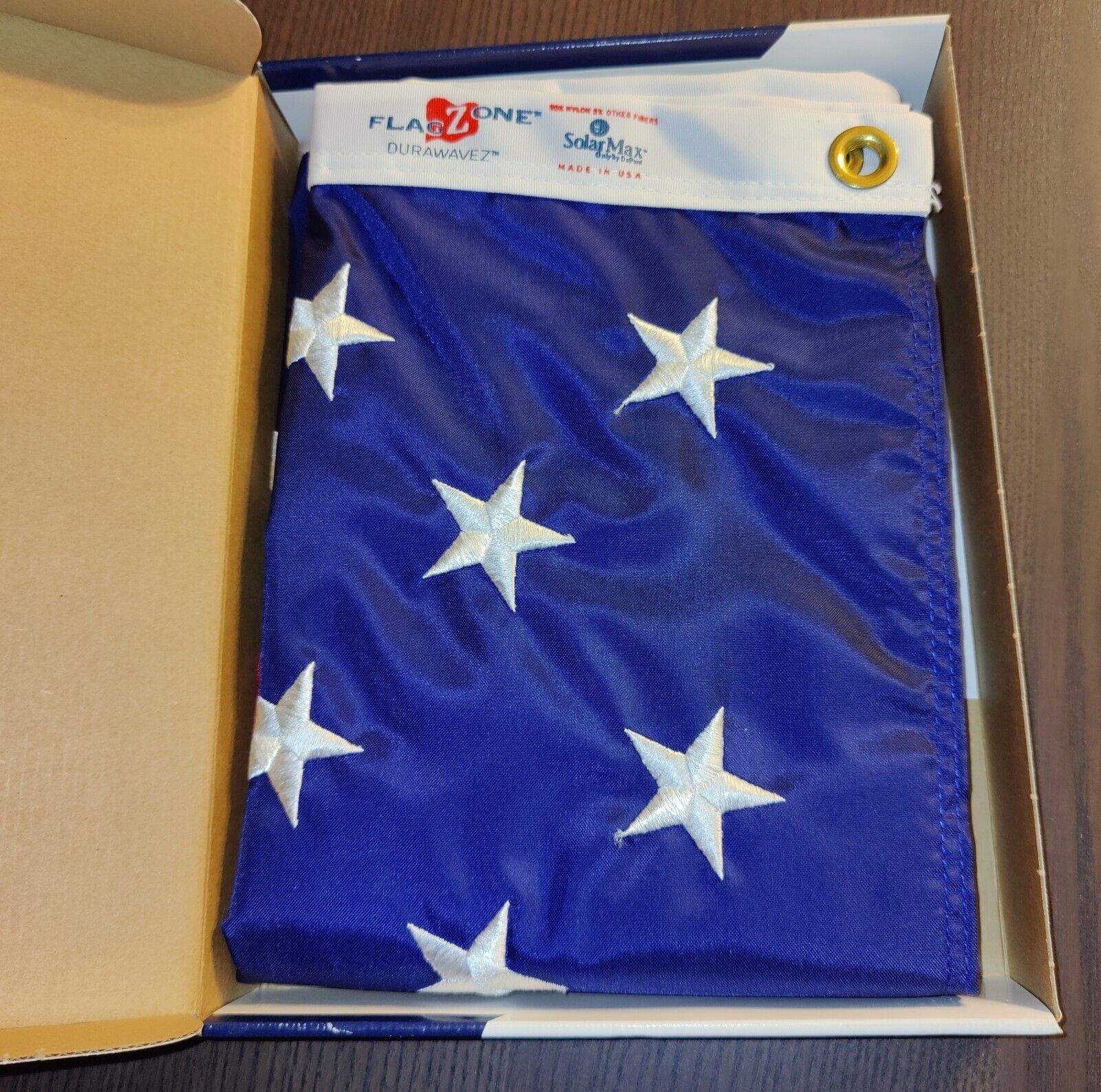 FlagZone Durawavez Nylon Outdoor US Flag with Heading Grommets 4' x 6' Open Box