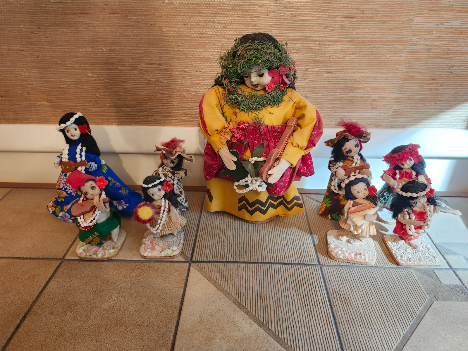 9 Vintage tapa (bark cloth) Hawaiian Hula dolls handmade in Hawaii By Lani Lei