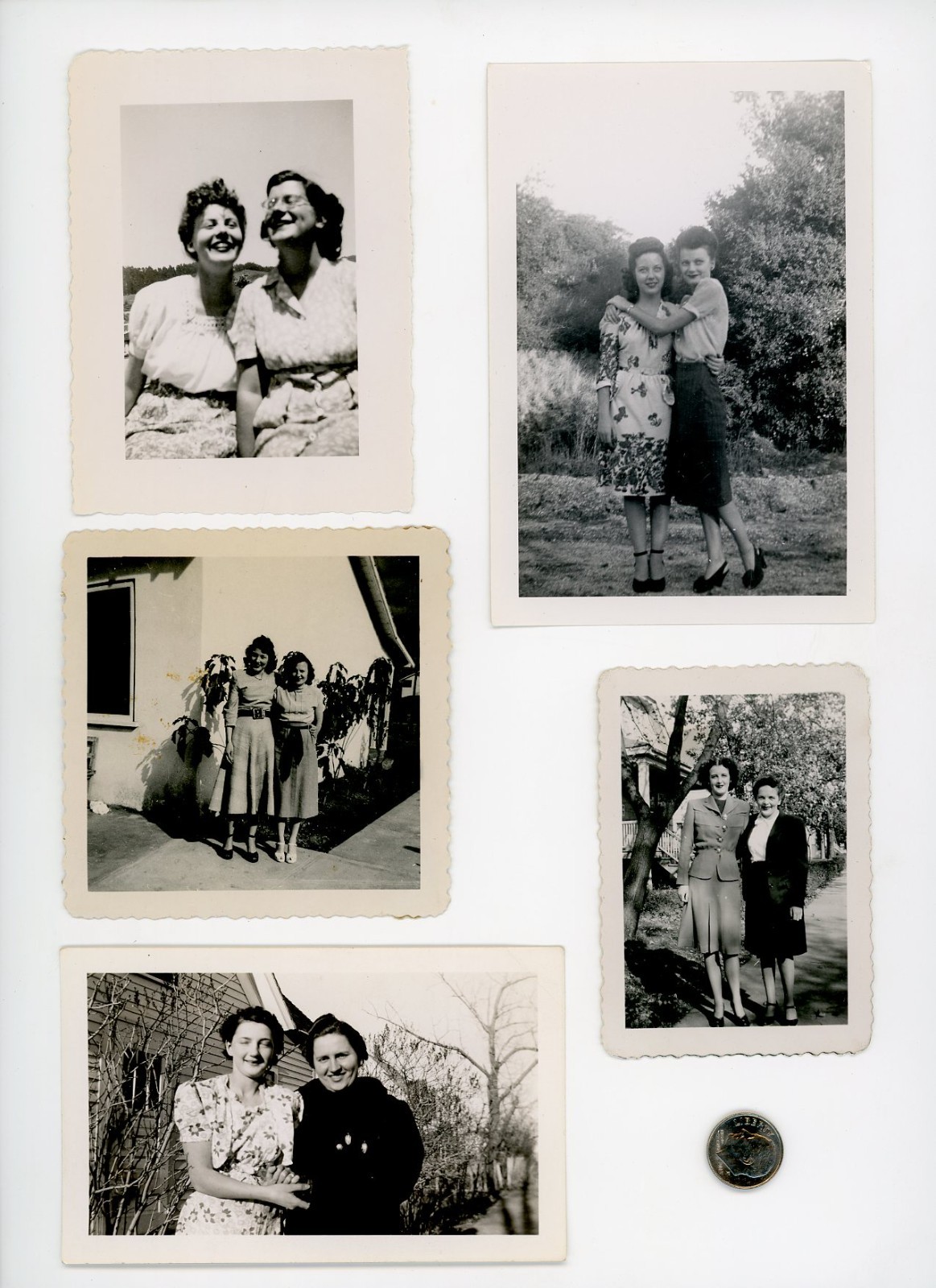 (11) Vtg photograph lot / FEMALE COUPLES Affectionate Girlfriends Dorm Mate Gals