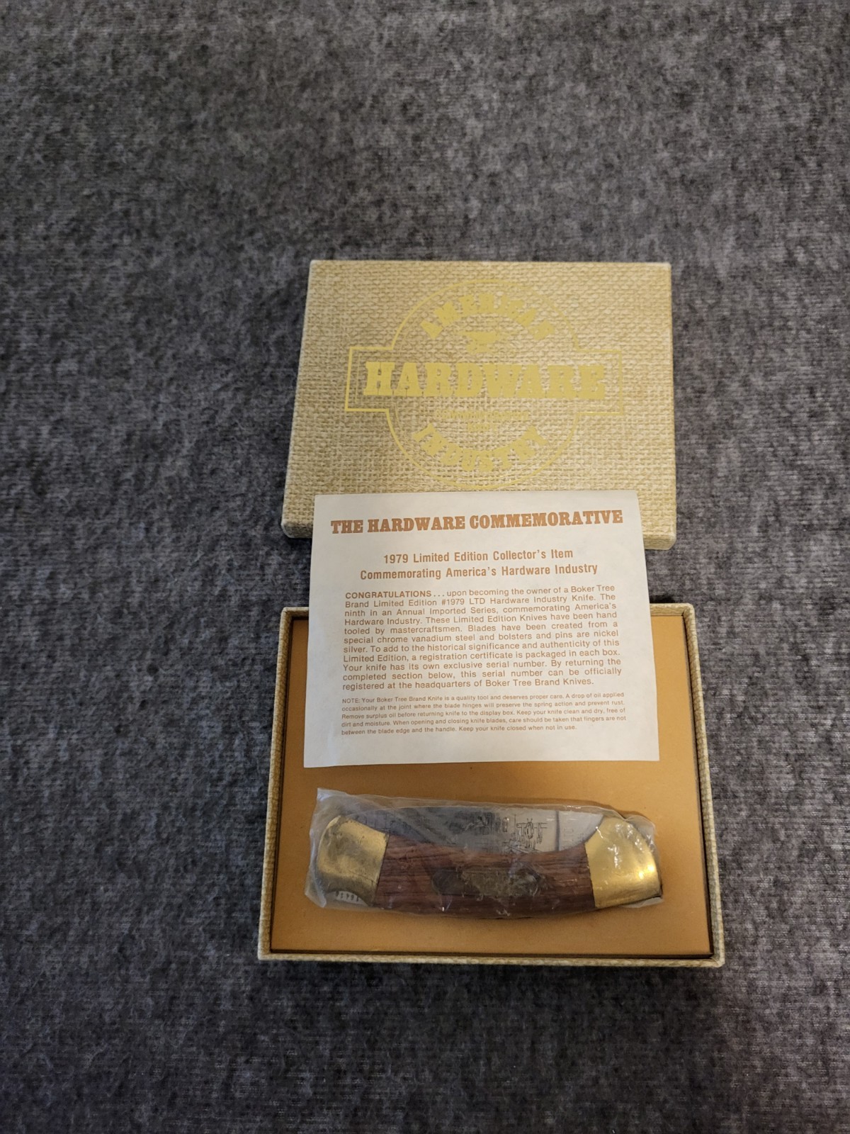 BOKER THE HARDWARE COMMEMORATIVE 1979 NOS LIMITED EDITION KNIFE BOX/PAPERS- READ BOKER THE HARDWARE COMMEMORATIVE 1979 NOS LIMITED EDITION KNIFE BOX/PAPERS- READ