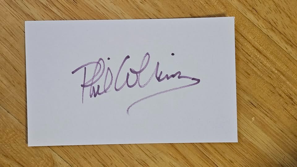 PHIL COLLINS SIGNED 3x5 INDEX CARD AUTOGRAPH