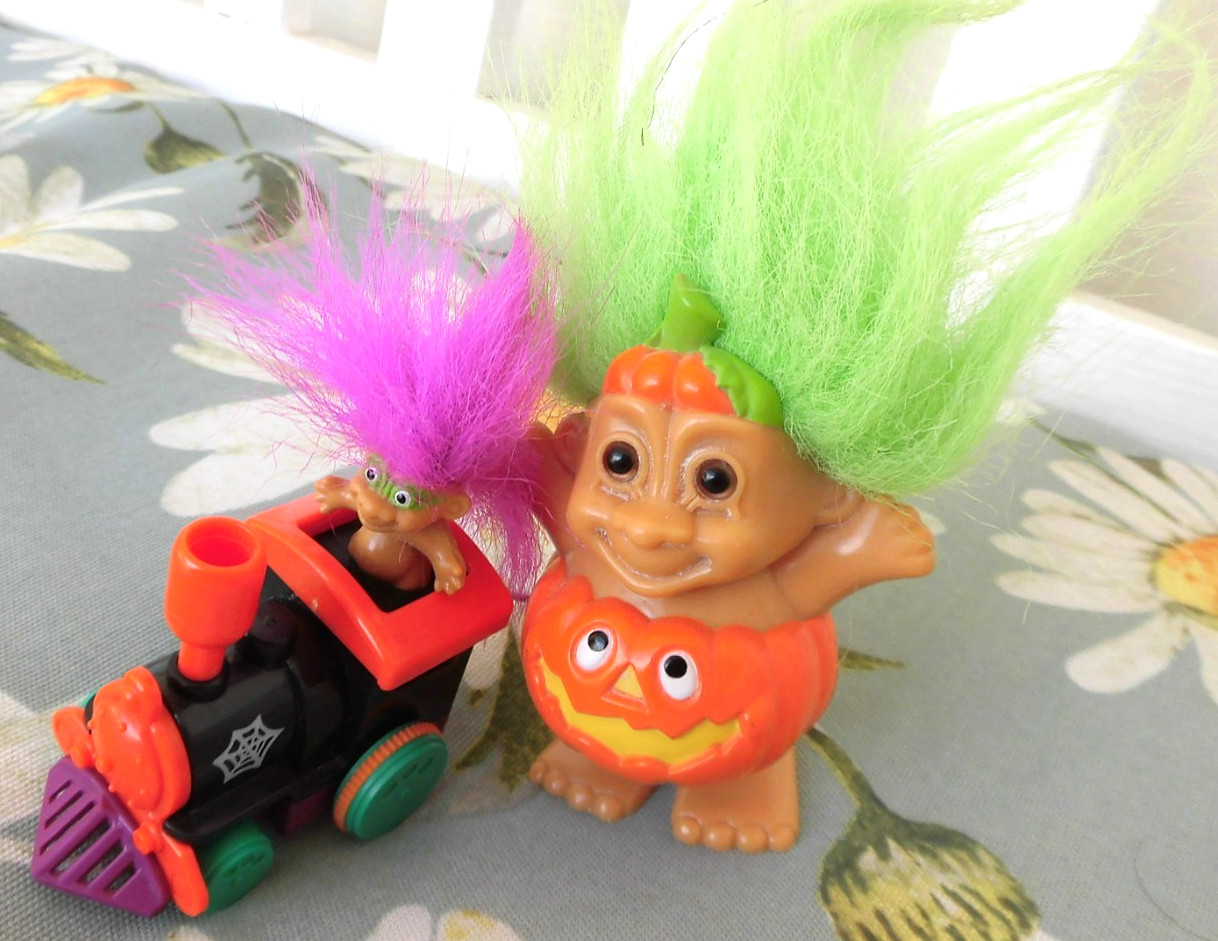 HALLOWEEN TROLL Friction TOY train w/engineer +PUMPKIN body non working windup