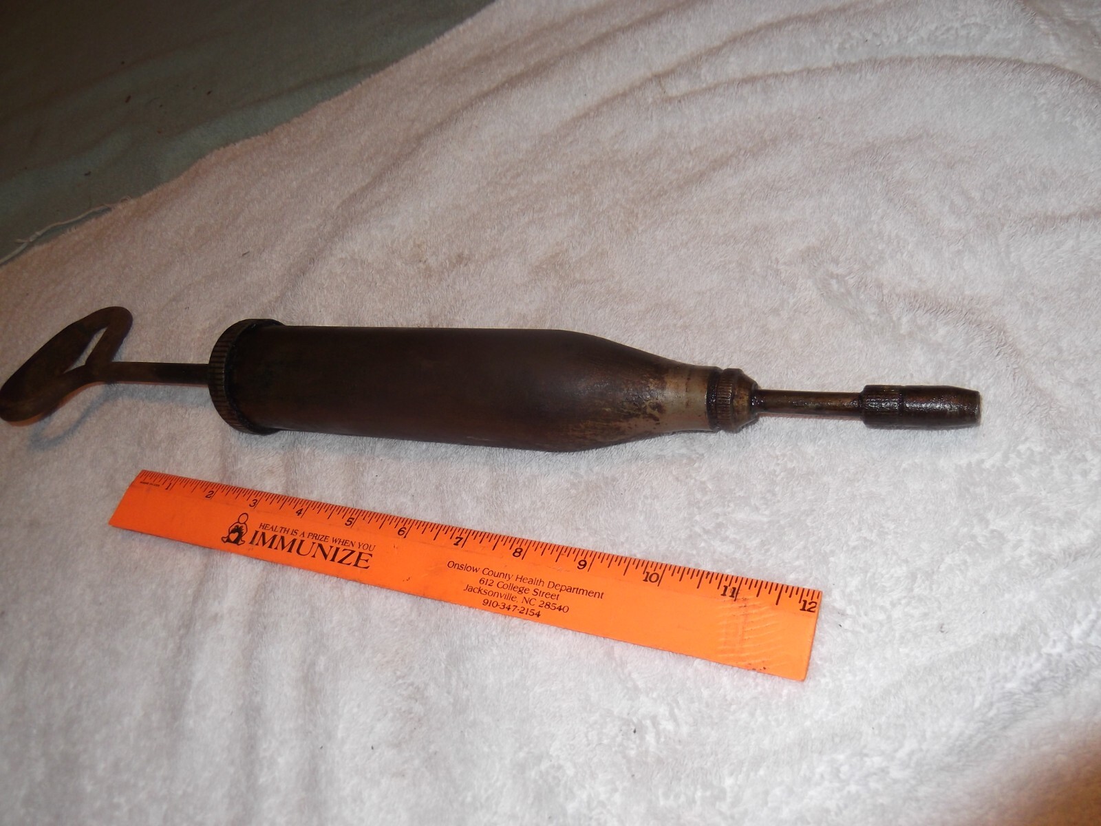 Alemite pumper Stewart Warner grease gun vintage oil can automobile oilers