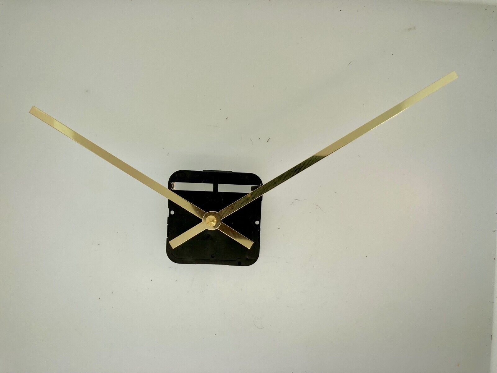 Takane High Torque Battery Quartz Clock Movement with Gold hand set for 12\